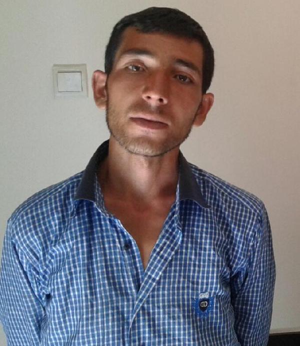 Başına taşla vurarak öldürdüğü arkadaşının yanında uyumuş