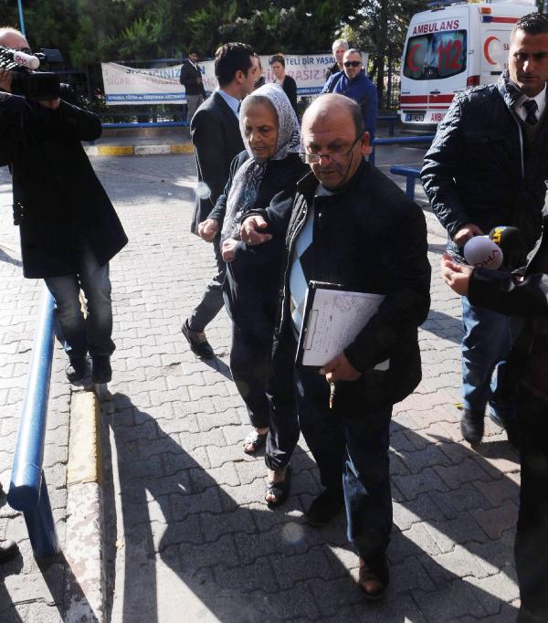 Sahte içkiden zehirlenen kişilerin yakınlarının bekleyişi sürüyor