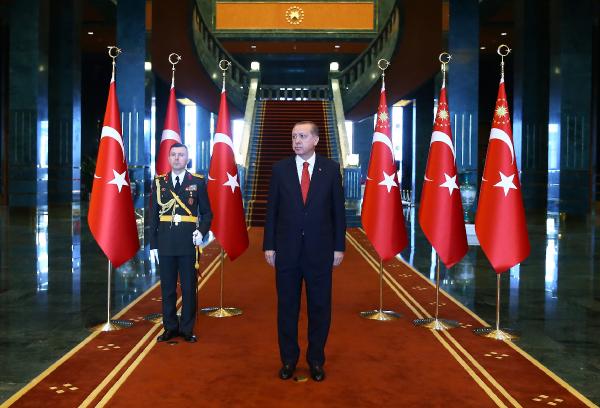 Cumhurbaşkanı Erdoğan, Cumhurbaşkanlığı Külliyesi'nde tebrikleri kabul etti