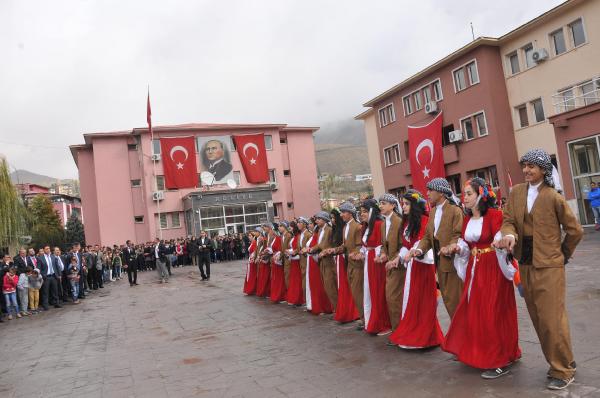 Van, Hakkari, Bitlis'te Cumhuriyet coşkusu