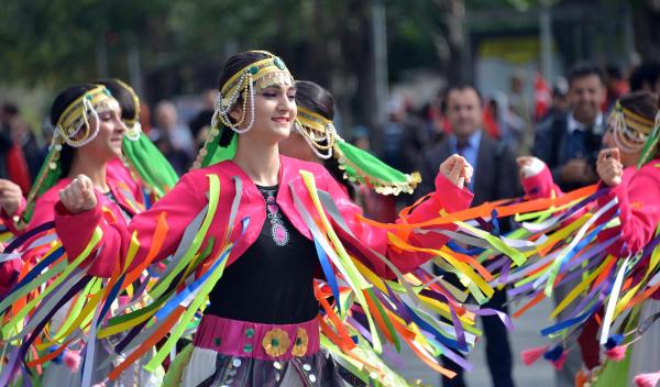 Konya Valisi'nden törende 'sandığa gidin' çağrısı