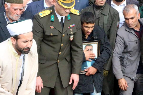 Saldırıda ölen Nusaybin'de Ziraat Odası Başkan Yardımcısı Konak, askeri törenle toprağa verildi