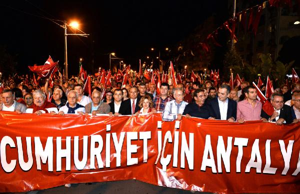 Antalya'da fener alayı düzenlendi