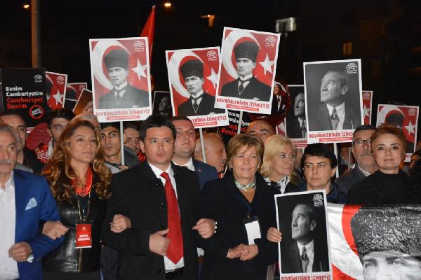 Bursa'da 25 bin kişi Cumhuriyet Bayramını Sessiz Yürüyüş ile kutladı