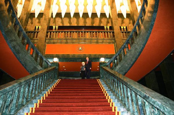 Erdoğan: Milletimiz alın teriyle ve gerektiğinde kanıyla devletinin yanında olduğunu her zaman göstermiştir (3)