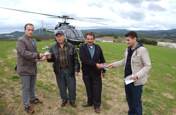 MHP'li Türkkan'ın broşürleri helikopterle dağıtıldı