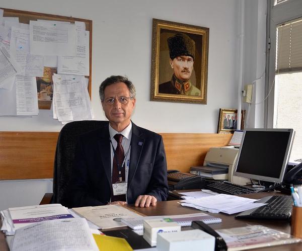 Prof. Dr. Fahir Özkalemkaş: İlik nakli olan biri, filmlerdeki, dizilerdeki gibi ertesi gün taburcu edilmez"