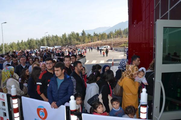Denizli'de ücretsiz teleferik kuyruğu