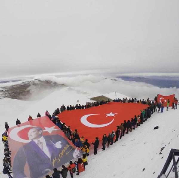 Palandöken zirvesinde 'muhteşem' görüntü