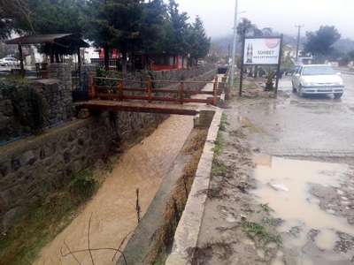 Çınarlı Deresi taştı, Gökçeada'yı sel aldı (2)