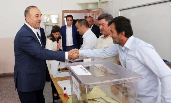 Çavuşoğlu oyunu memleketi Alanya'da kullandı