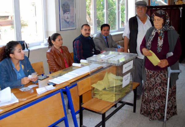 Muğlalılar sandığa koştu
