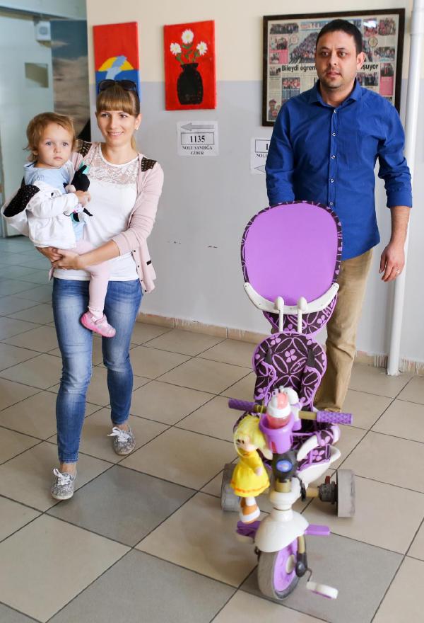 Antalya'da seçime gençlerden ilgi