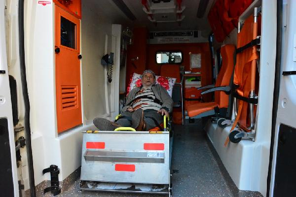 Ambulansla oy kullanmaya gitti