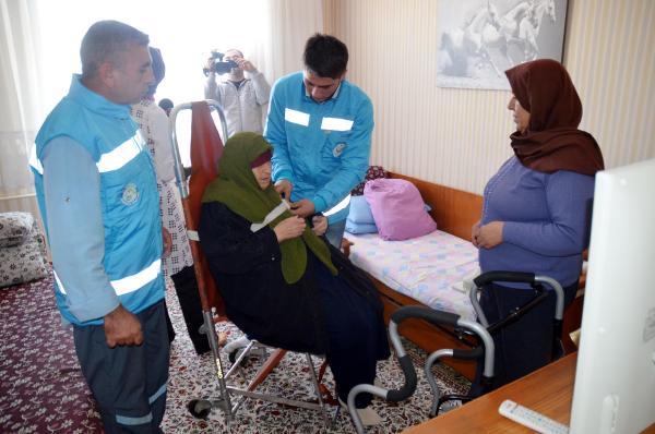 Sedyeyle sandığa taşındılar