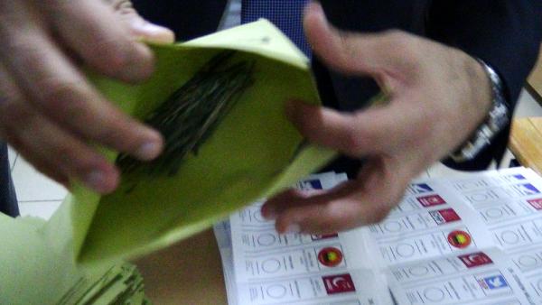Rize’de oy zarfından ot çıktı