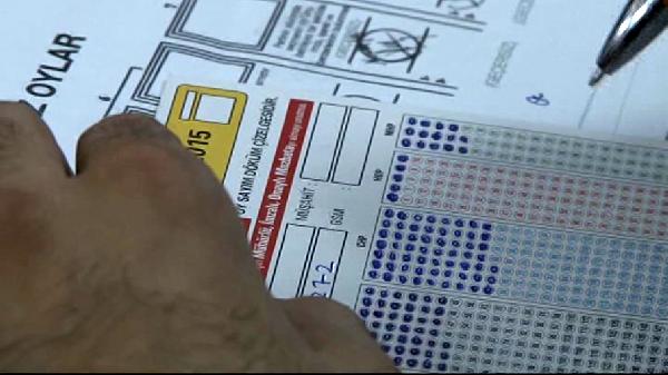 Oylar çuvallarla ilçe seçim kuruluna gönderildi