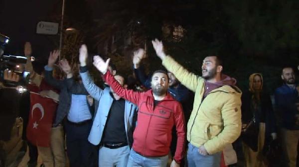 Erdoğan'ın evinin önüne gittiler(1)