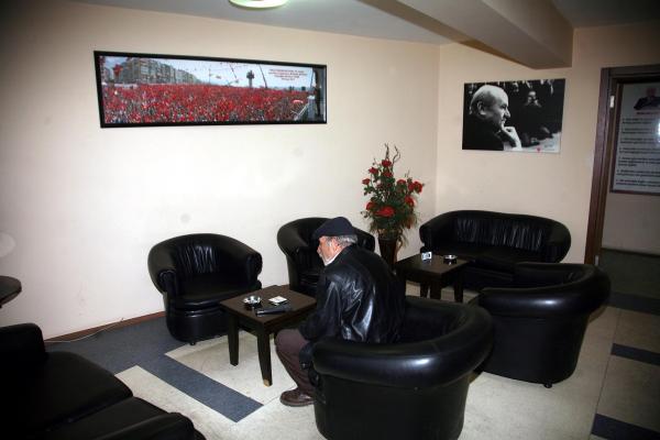 MHP İzmir'de derin sessizlik