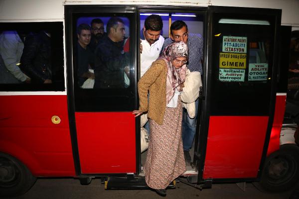 Mersin Adliyesi'nde sandık hareketliliği