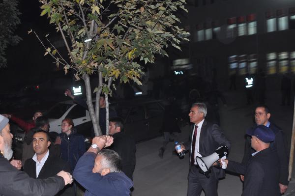 Eskişehir'de MHP'lilerle HDP'liler arasında gerginlik yaşandı