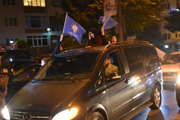 AK Parti'liler sokaklara döküldü...