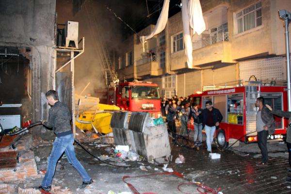 Nusaybin'de markette patlama: 20 yaralı