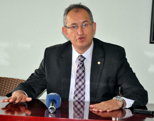 Vekilliğine sevinemedi