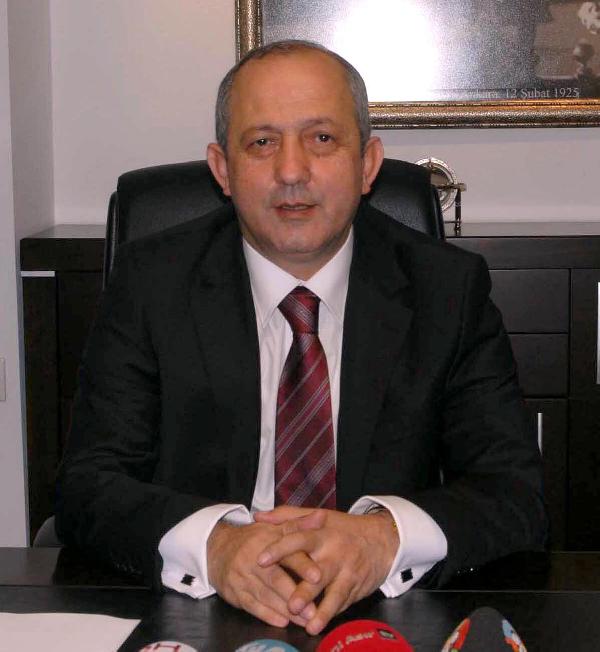 İzmir'de 'paralel yapı' operasyonu; üst düzey bürokratlara gözaltı (2) - yeniden
