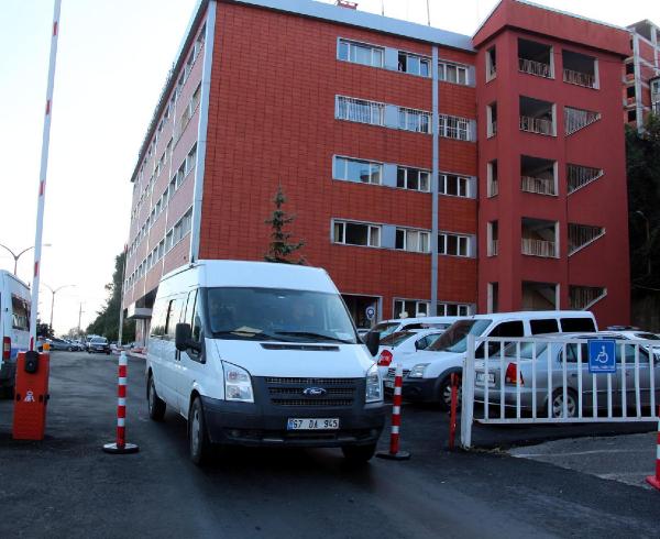 Zonguldak'ta gözaltına alınan 2 polis İzmir'e gönderildi