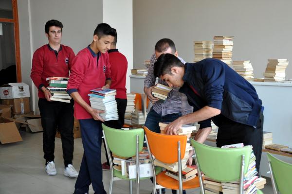 İzmir'den Silopi'ye kitap desteği