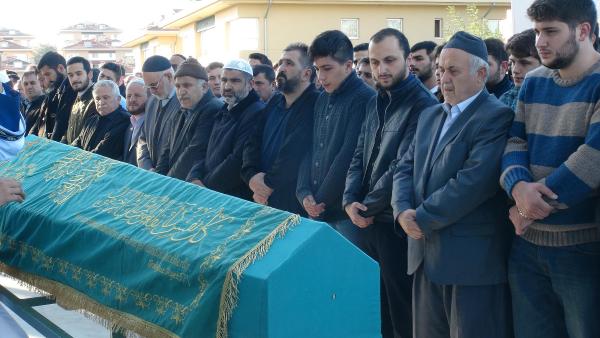 Huber Köşkü önünde intihar eden genç son yolculuğuna uğurlandı