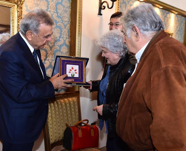 'Saraysız Başkan', İzmir'de