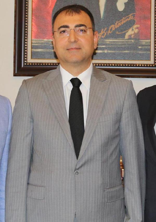 Eski emniyet müdürü baba firarda, emniyet şube müdürü oğlu gözaltında (4)
