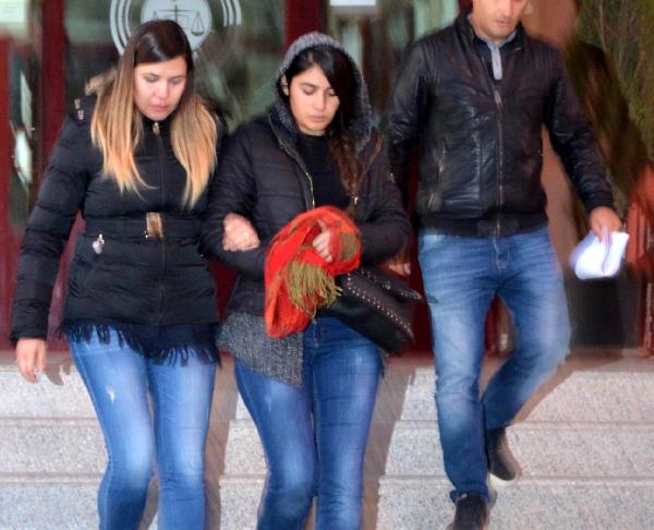 Üniversiteli kız, terör örgütü üyesi olduğu iddiasıyla tutuklandı
