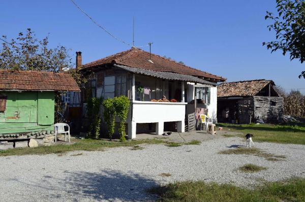 Ameliyat olmak için yoğun bakım servisinde yer açılmasını bekliyor