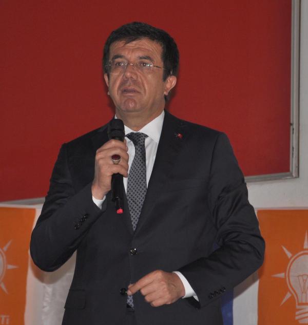 Bakan Zeybekci anayasayı gecekonduya benzetti