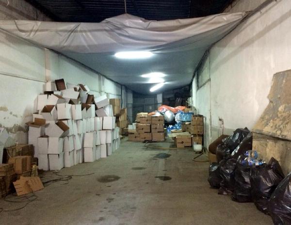 İzmir'de sahte içki imalathanesine operasyon