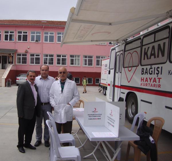 Veliler, Kızılay’a kan bağışı yaptı