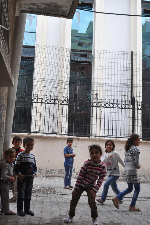 Cizre'de adliye binasına roketli ve silahlı saldırı