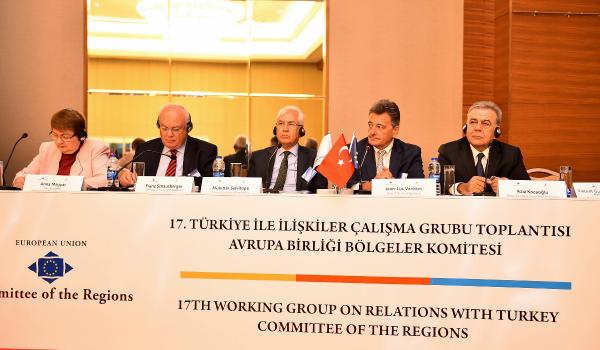 İzmir'den AB'ye mesaj: Önyargıyı bırak güç birliği yap