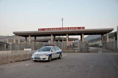 Suriyeli muhalifler askerlere ateş açtı, Cilvegözü Sınır Kapısı kapatıldı