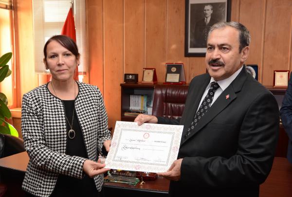 Bakan Eroğlu, mazbatasını aldı