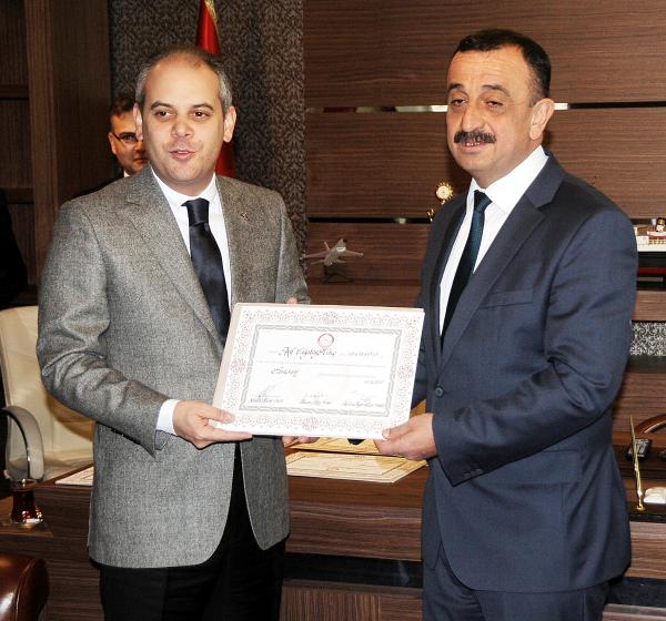 Bakan Kılıç ve diğer 5 Ak Partili vekil mazbatalarını aldı