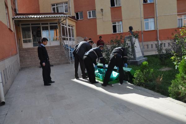 Üniversite öğrencisi, yurtta ölü bulundu