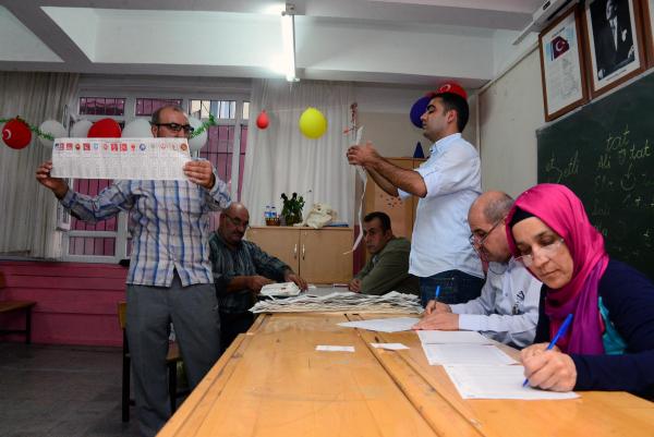 Adana'da 4 ilçede geçersiz oylar yeniden sayılacak