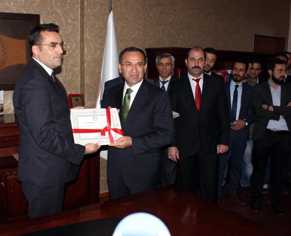 Bozdağ: 5'inci  parti iddialarını halk gündemden kaldırdı