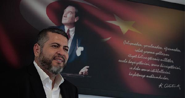 (Fotoğraflı Bülten Dağıtımı) Nişantaşı Üniversitesi Mütevelli Heyeti Başkanı Levent Uysal’dan birlik ve beraberlik mesajı: