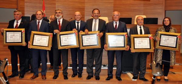 Mazbatalarını torunlarıyla aldılar