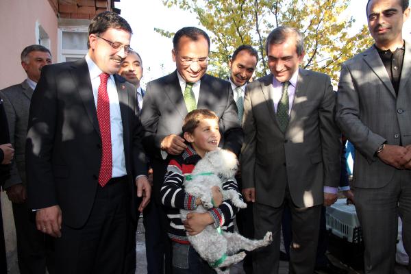 9 yaşındaki Ömer Faruk'a Cumhurbaşkanı Erdoğan'dan hediye köpek
